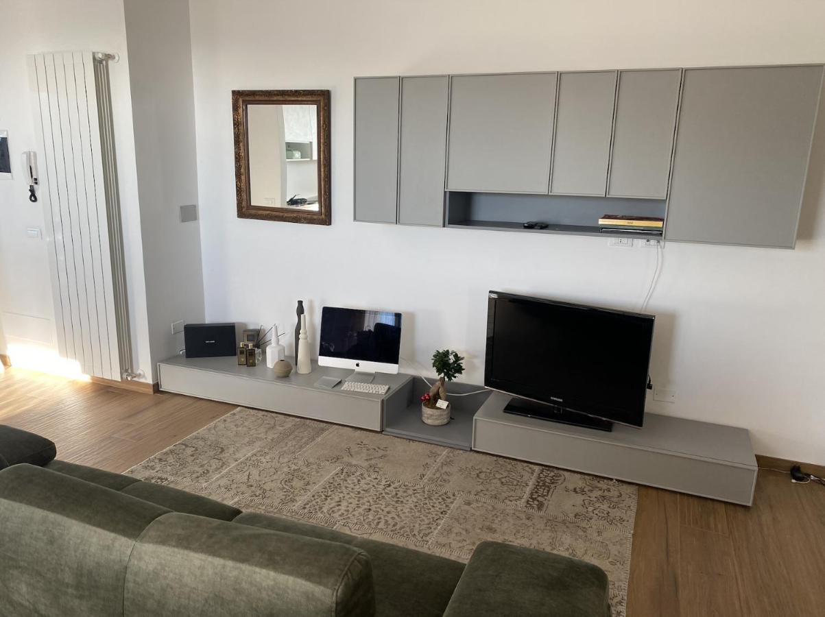 Nuovo Bilocale Apartment San Rocco  ภายนอก รูปภาพ